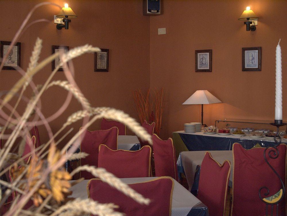Hotel Tres Jotas Conil Кониль-де-ла-Фронтера Ресторан фото
