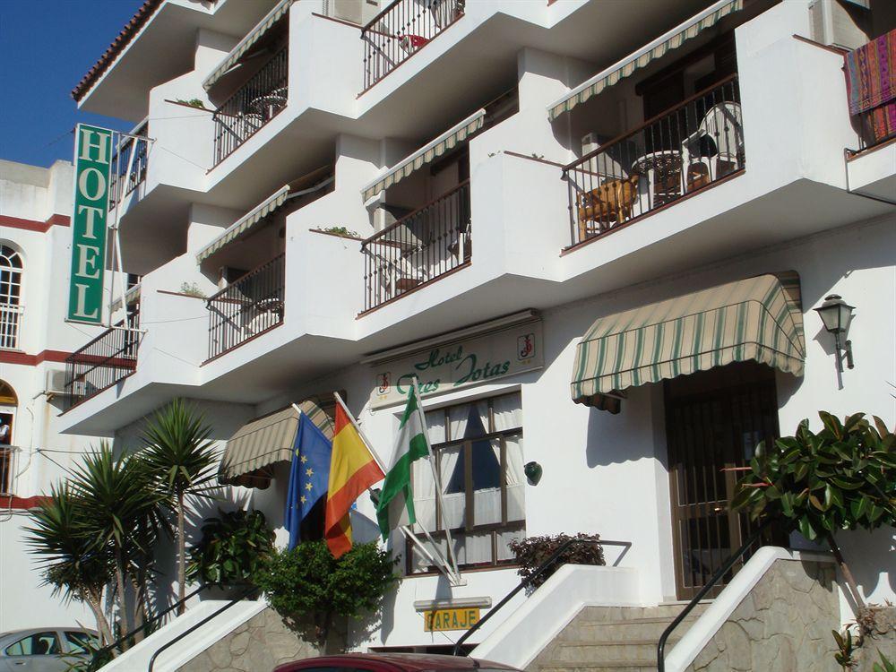 Hotel Tres Jotas Conil Кониль-де-ла-Фронтера Экстерьер фото